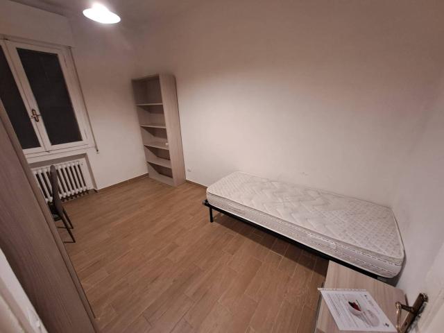Stanza singola via del Pilastro 36, Bologna