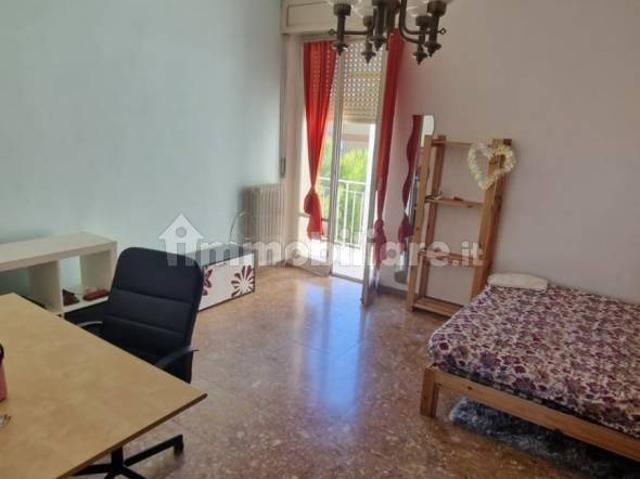 Stanza singola via delle Tavernelle 65, Ancona