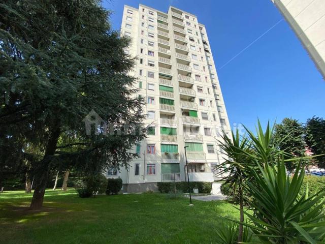 Stanza singola via Enrico Falck 45, Milano