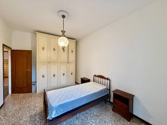 Stanza singola via Feltre 62, Milano