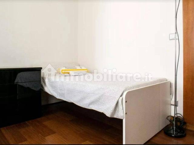 Stanza singola via Francesco dall'Ongaro, Milano