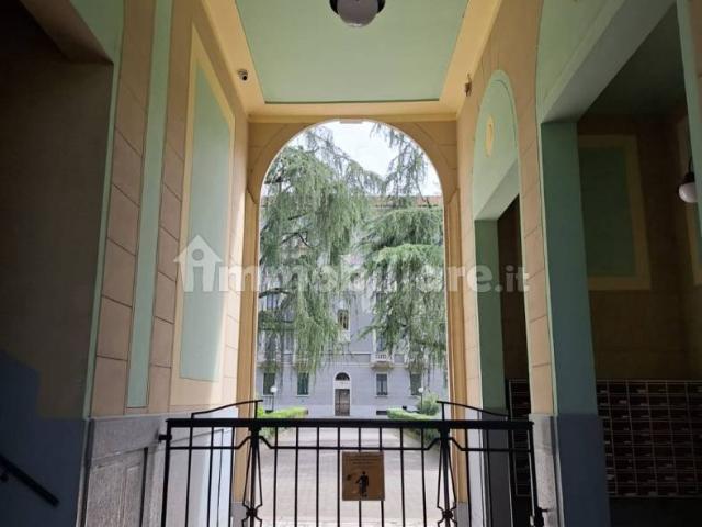 Stanza singola via Francesco Villa 6, Milano