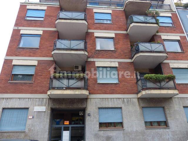 Stanza singola via Fratelli Fossati 5, Milano