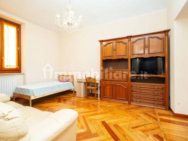 Stanza singola via Lavagna 7, Torino