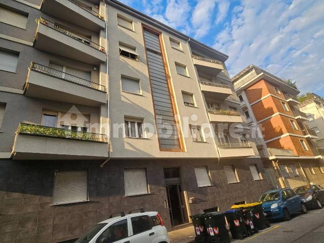 Stanza singola via Montezemolo 26, Torino