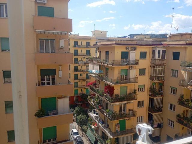 Stanza singola via Mario Costa 16, Napoli