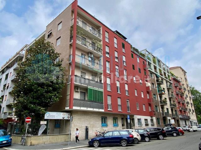 Stanza singola via Negroli 49, Milano