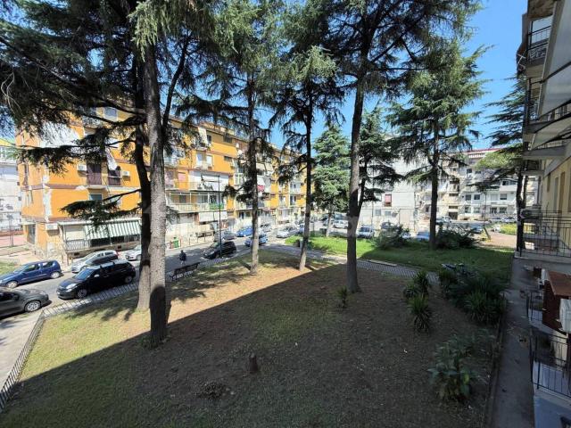 Stanza singola via Sorrento 14, Napoli