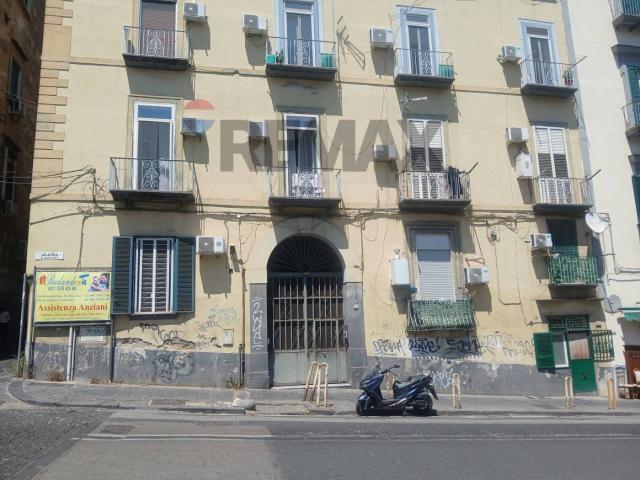 Stanza singola via Salvator Rosa 208, Napoli