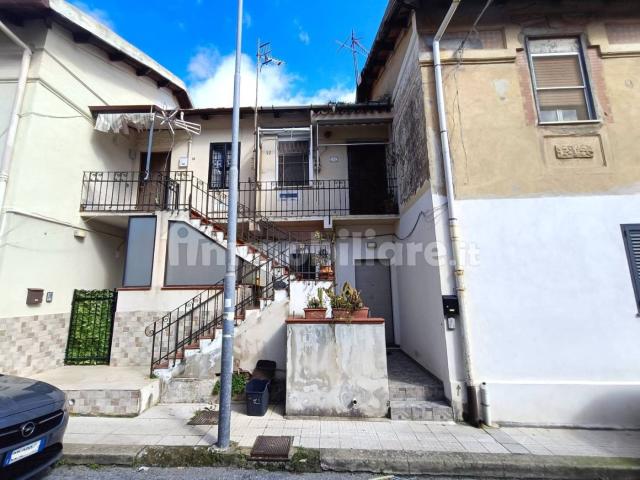 Stanza singola via San Costantino 32, Messina