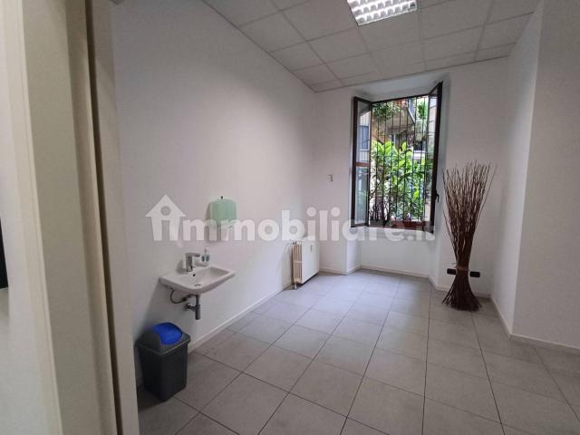 Stanza singola via San Gregorio 45, Milano