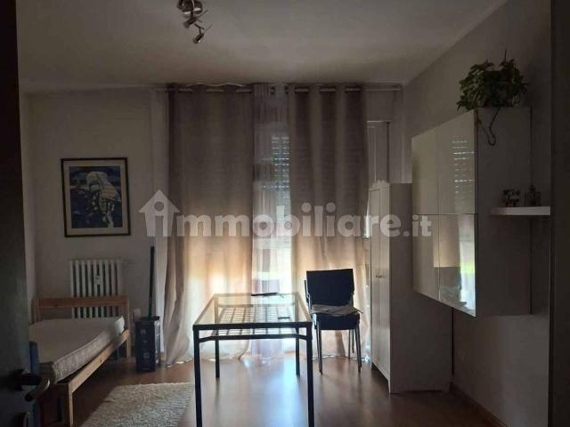 Stanza singola via Paternò 10, Milano
