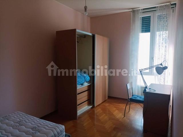 Stanza singola via Palmanova 38, Milano