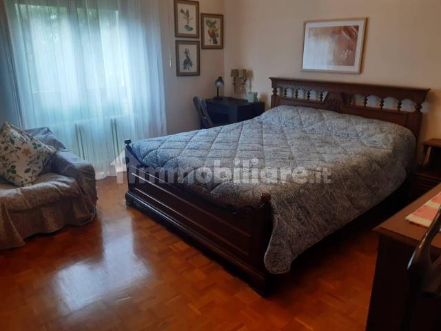 Stanza singola via Peschiera 35141, Padova