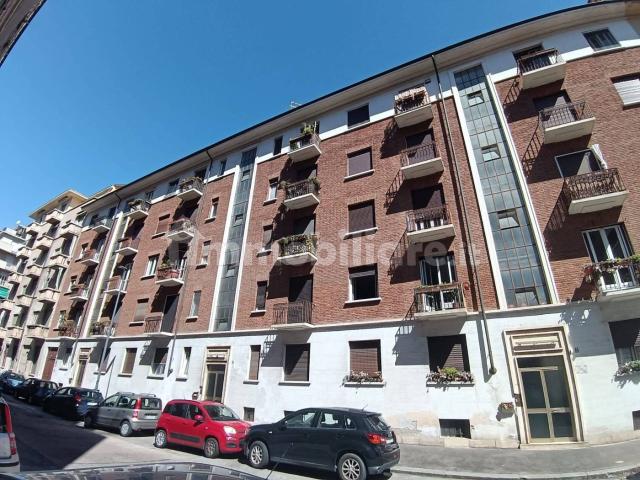 Stanza singola via Tunisi 63, Torino
