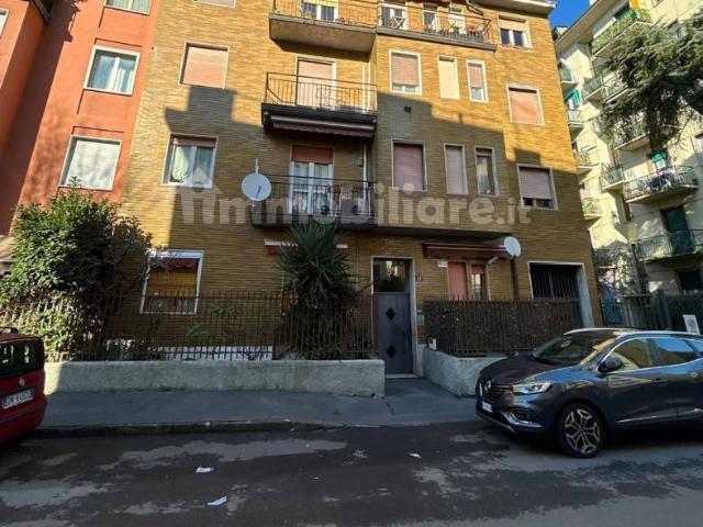 Stanza singola via Valle Antigorio 11, Milano