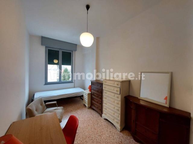 Stanza singola viale Camillo Benso di Cavour 51, Ferrara