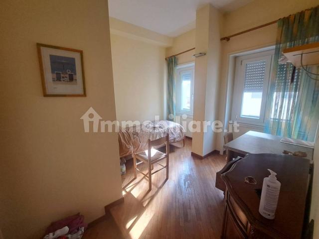 Stanza singola viale Emilio Caldara 22, Milano