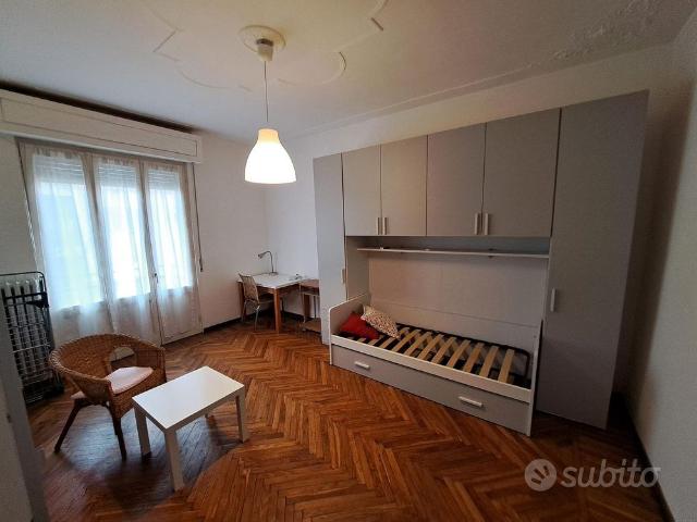 Stanza singola Viale Golgi