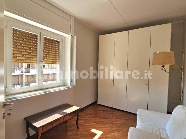 Stanza singola viale Legioni Romane 28, Milano