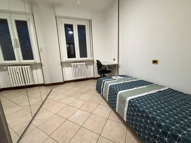 Stanza singola viale piazza d'Armi 24, Novara