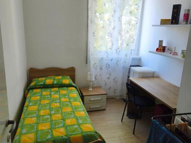Stanza singola zona san fruttuoso libera subito