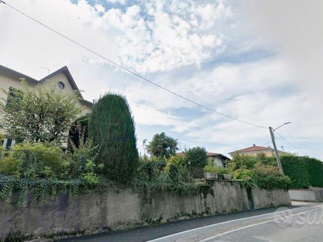 Stanza singola ad Appiano Gentile con bagno privat