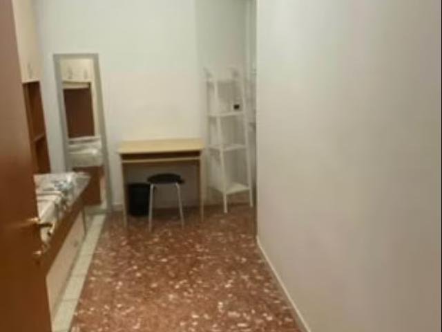 Stanza singola Adiacente alla metro