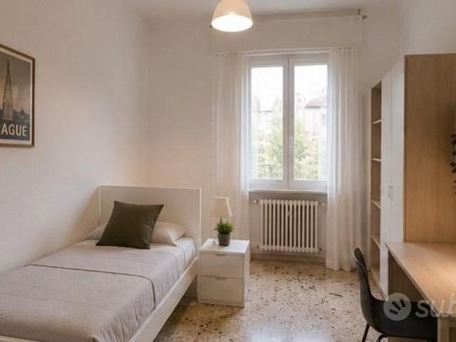 /Stanza singola arredata zona Murri Bologna