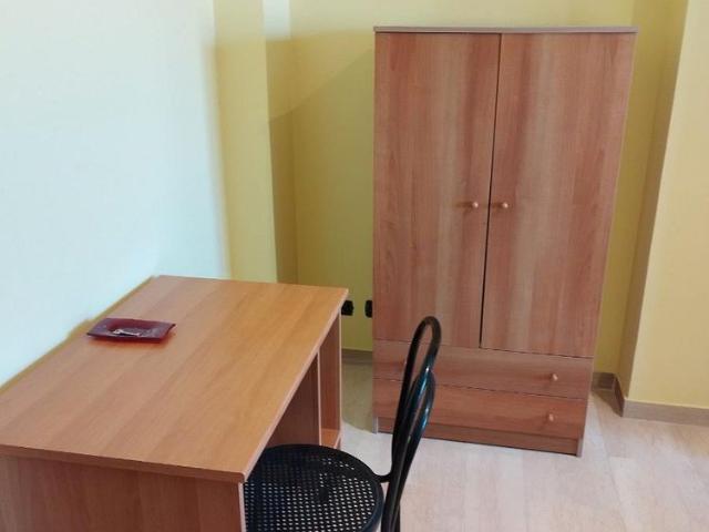 Stanza singola + bagno nel centro di Aprilia
