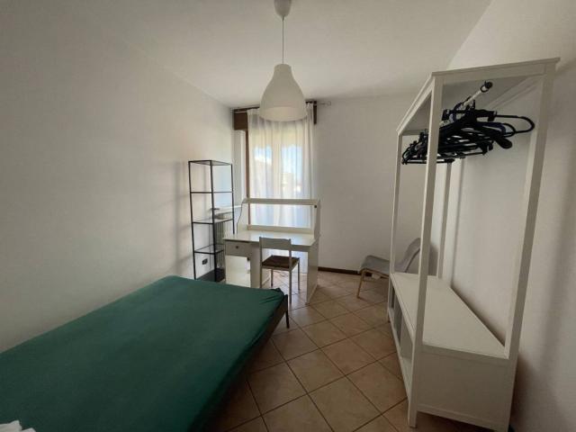 Stanza singola Borgo Roma, Verona