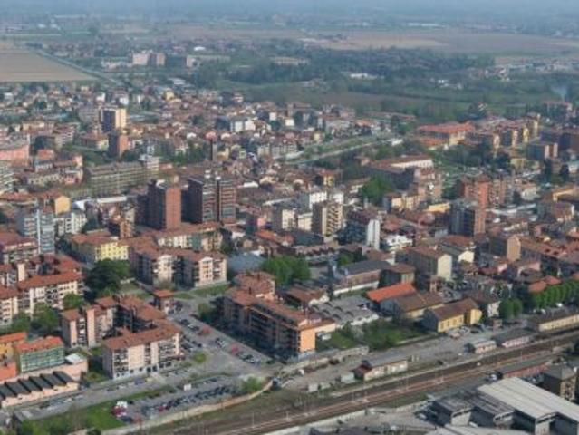 Stanza singola con bagno privato a Melegnano MI