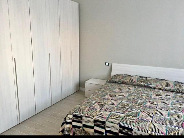 Stanza singola con bagno privato a Monza