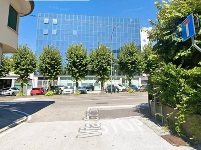 Stanza singola con balcone e terrazzo a Lecco
