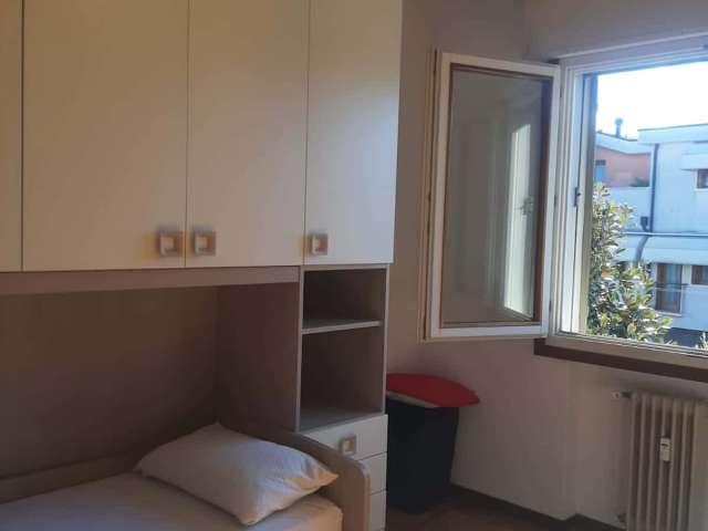 Stanza singola con balcone in Via Querini, Padova PD