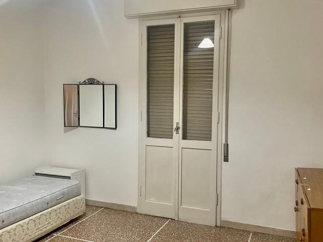 Stanza singola con balcone per 1 persona no studenti
