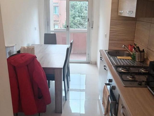 Stanza singola con balcone privato 380euro