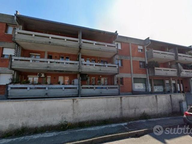 Stanza singola con posto auto a Vedano al Lambro