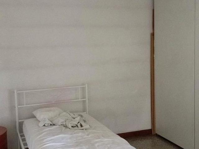 Stanza singola con posto auto ad Albiate