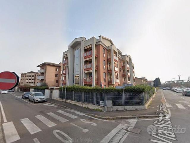 Stanza singola con posto auto Cesano Maderno