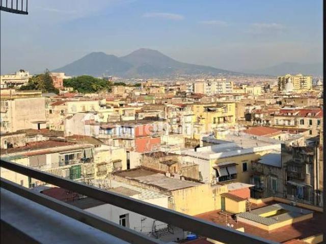 Stanza singola corso Amedeo di Savoia Duca d'Aosta 180, Napoli