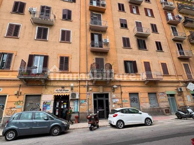 Stanza singola corso Italia 47, Bari