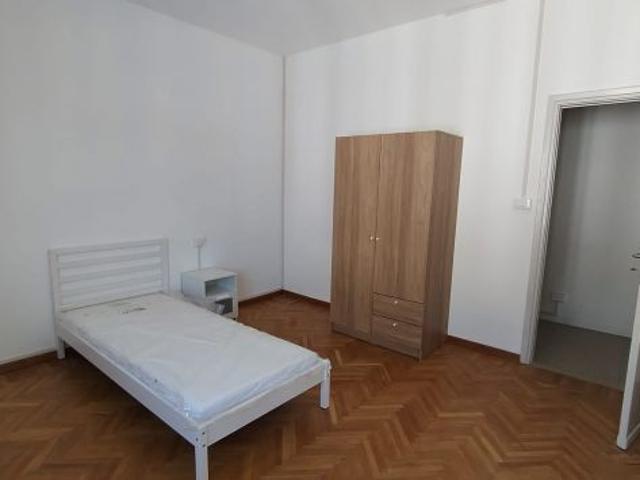 Stanza singola in Via San Felice disponibile da luglio