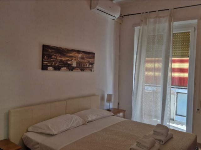Stanza singola in appartamento con 2 camere da letto