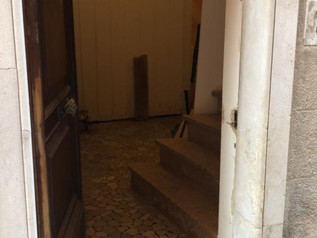 Stanza singola in appartamento con 3 camere da letto