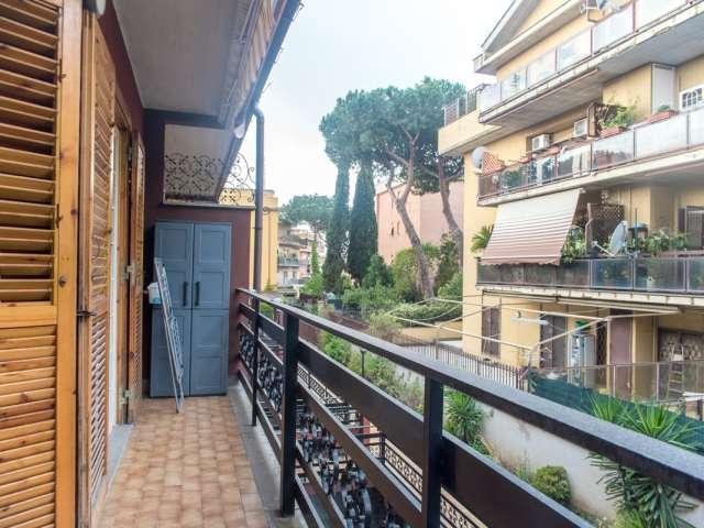 Stanza singola in casa luminosa a Bravetta, Roma