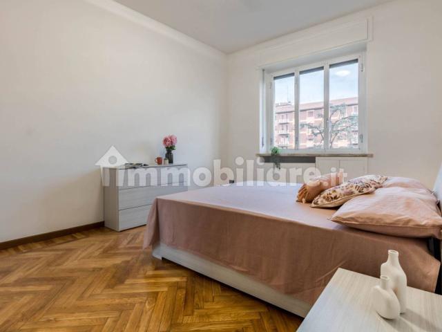 Stanza singola largo Vulci 5, Milano