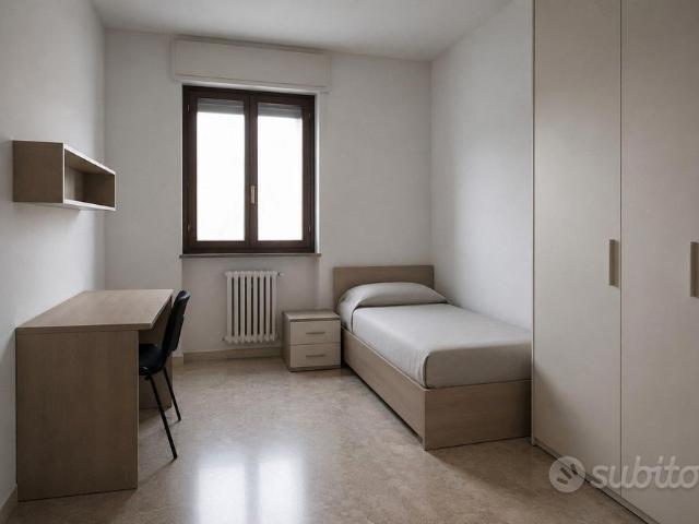 Stanza singola libera da subito in centro storico