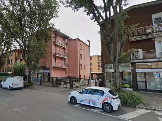 Stanza singola libera subito a Monza