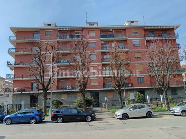 Stanza singola piazza Bengasi 15, Torino